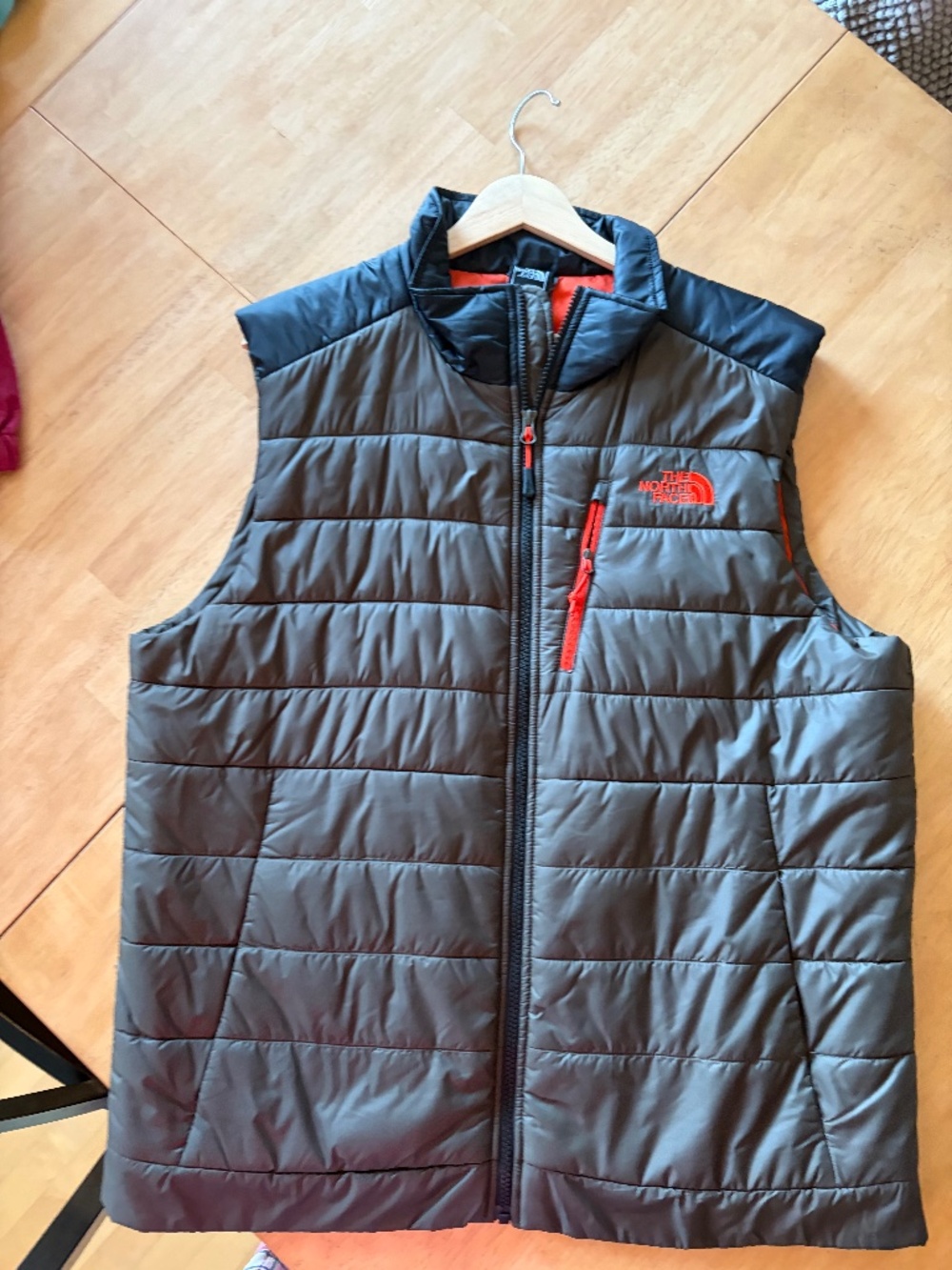 Men’s North Face Vest